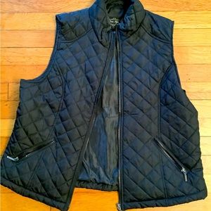 Women’s black puffer vest, sz XL, Outer Edge Brand
